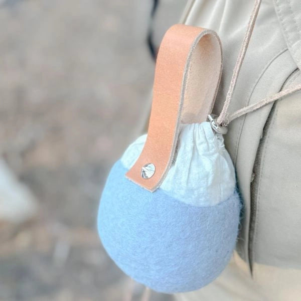 Moderner, gefilzter Schatzbeutel – handgefertigtes Accessoire aus nachhaltigen Materialien, ideal zur stilvollen Aufbewahrung und Mitnehmen all deiner kleinen Schätze.