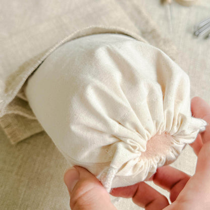 Baumwoll-Filzkissen im Leinenbeutel – Unterlage für Trockenfilzen.